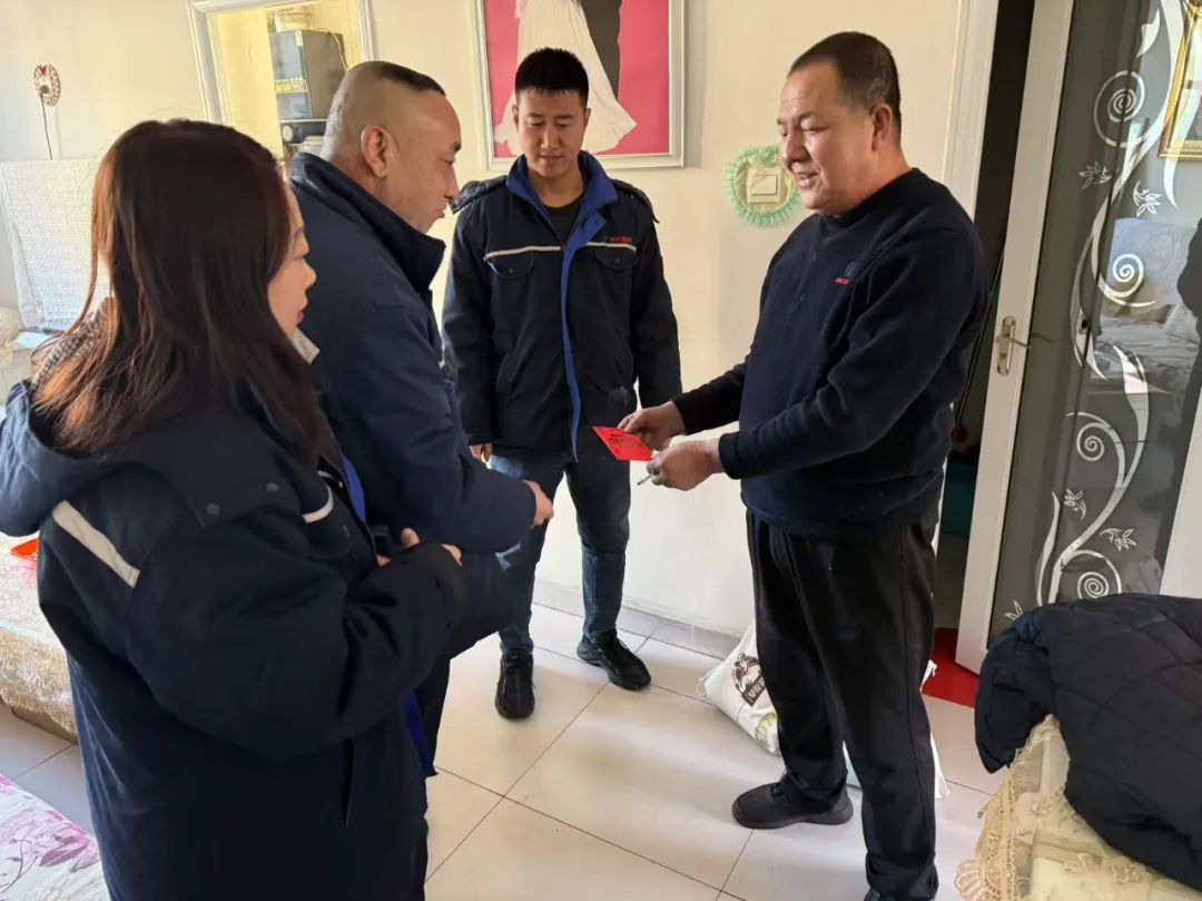 內(nèi)蒙古黃河集團(tuán)黨政工聯(lián)合慰問 傳遞溫暖 情系職工